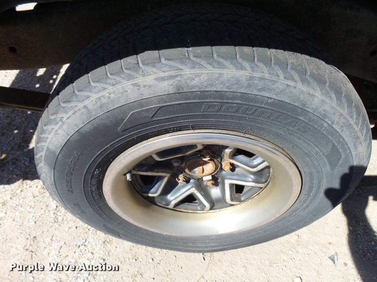 image for item L2739 1993 Chevrolet S10 Ext. Cab pickup truck