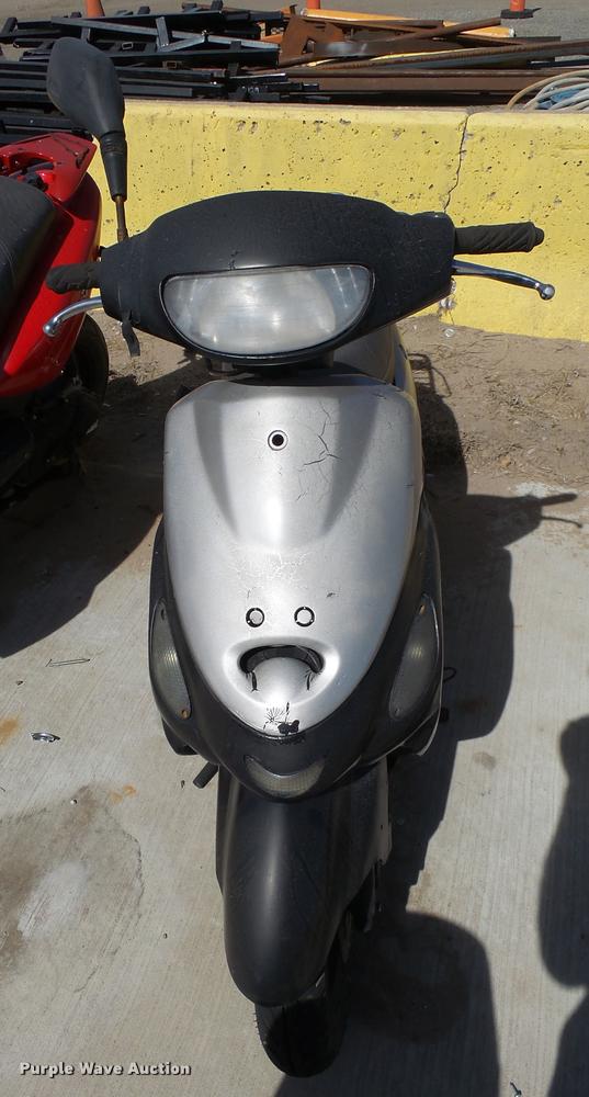 image for item L2740 2014 Bashan scooter