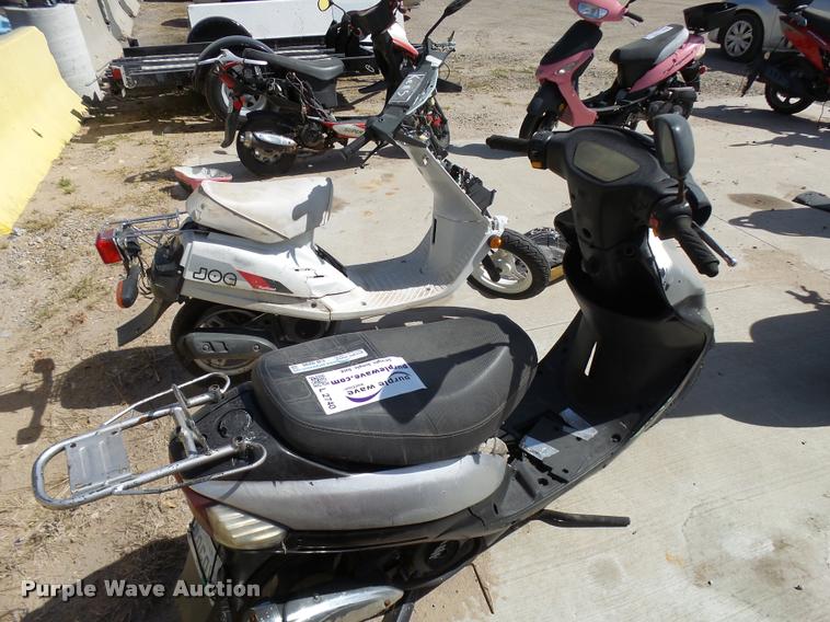 image for item L2740 2014 Bashan scooter