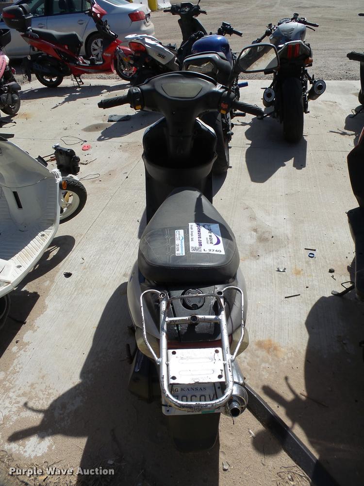 image for item L2740 2014 Bashan scooter