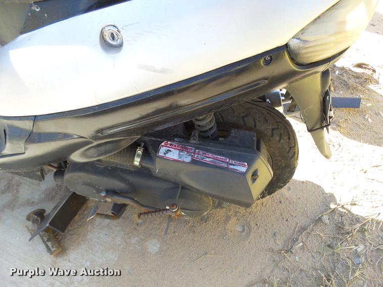 image for item L2740 2014 Bashan scooter