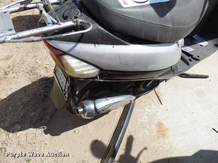 image for item L2740 2014 Bashan scooter