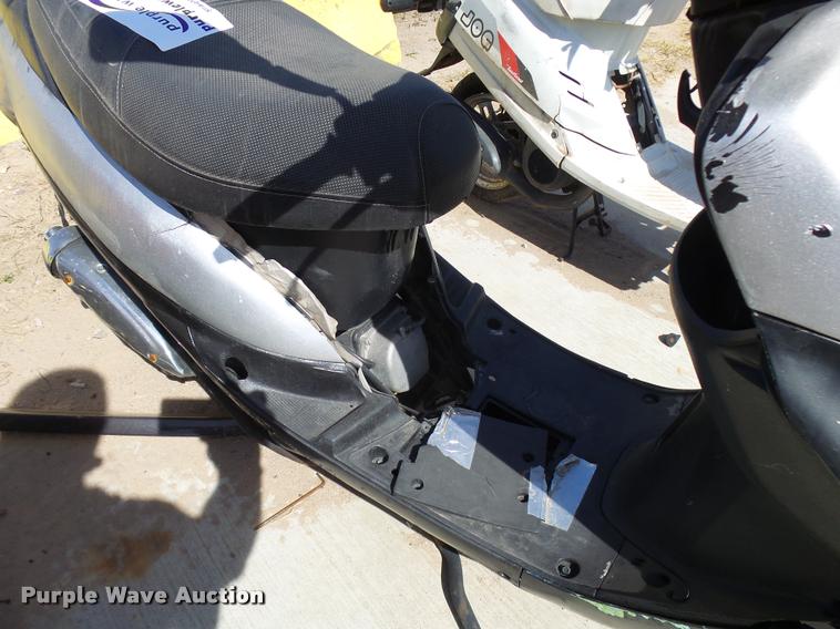 image for item L2740 2014 Bashan scooter