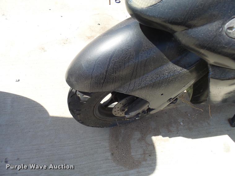 image for item L2740 2014 Bashan scooter