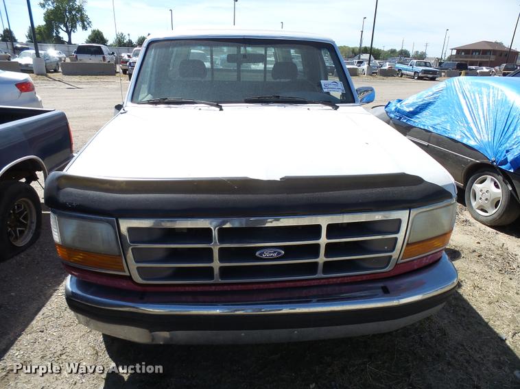 image for item L2741 1994 Ford F150 pickup truck