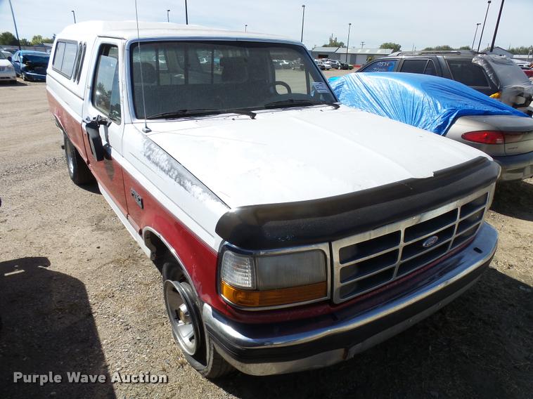 image for item L2741 1994 Ford F150 pickup truck