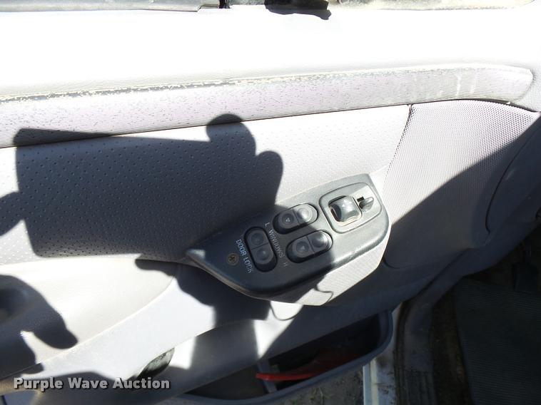 image for item L2741 1994 Ford F150 pickup truck