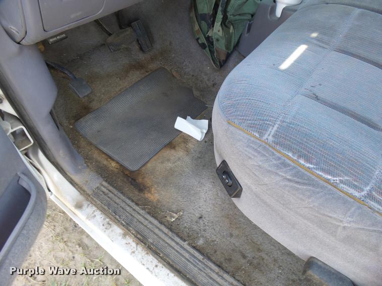 image for item L2741 1994 Ford F150 pickup truck