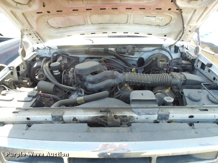 image for item L2741 1994 Ford F150 pickup truck