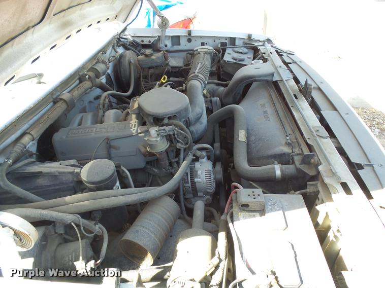 image for item L2741 1994 Ford F150 pickup truck