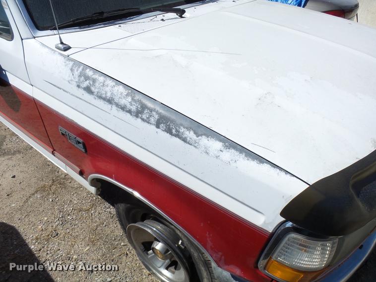 image for item L2741 1994 Ford F150 pickup truck