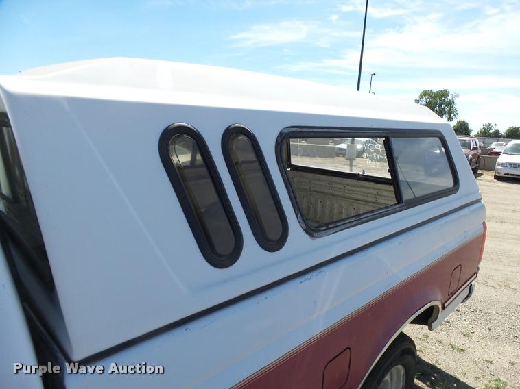 image for item L2741 1994 Ford F150 pickup truck