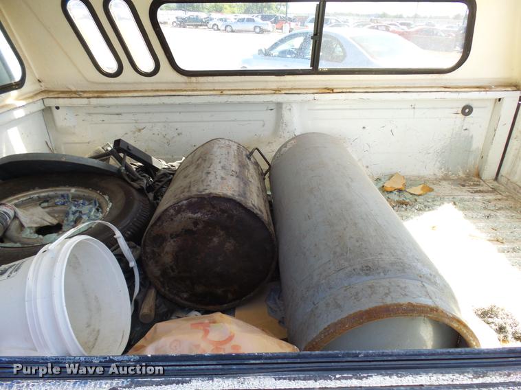 image for item L2741 1994 Ford F150 pickup truck