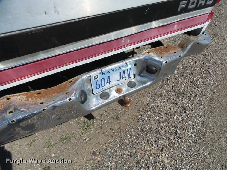 image for item L2741 1994 Ford F150 pickup truck