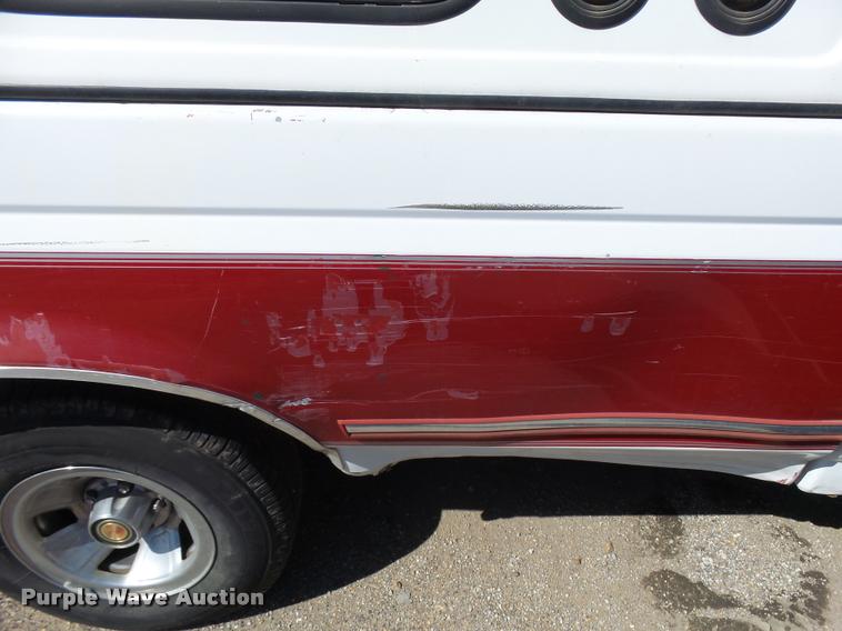 image for item L2741 1994 Ford F150 pickup truck