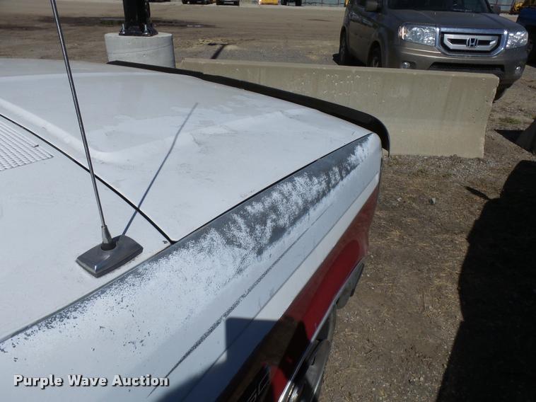 image for item L2741 1994 Ford F150 pickup truck