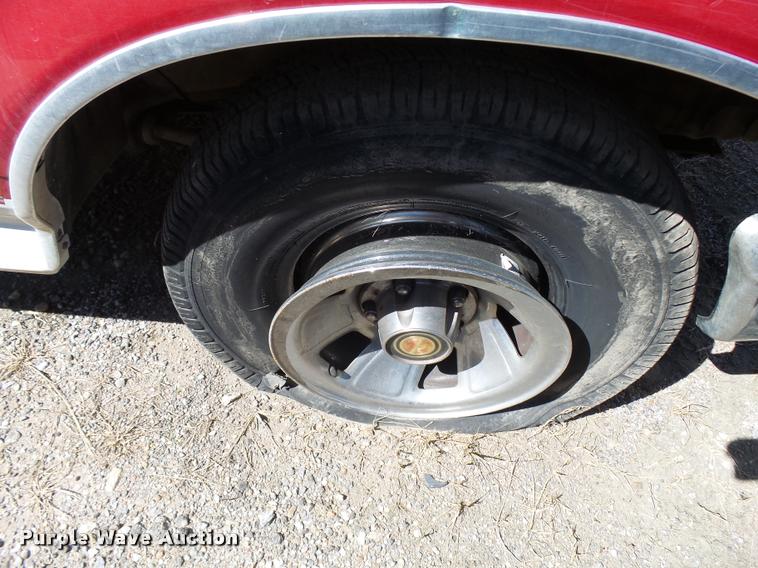 image for item L2741 1994 Ford F150 pickup truck