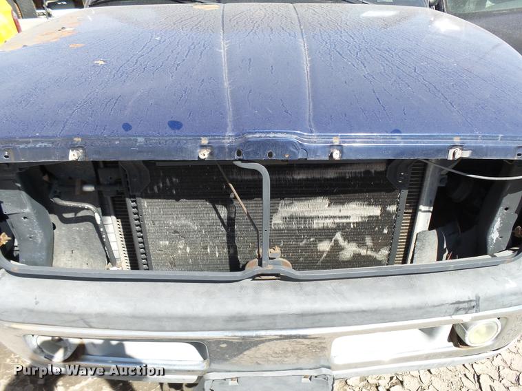 image for item L2742 1995 Dodge Ram 1500 Club Cab pickup truck