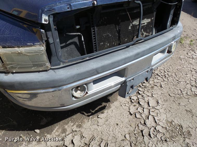 image for item L2742 1995 Dodge Ram 1500 Club Cab pickup truck