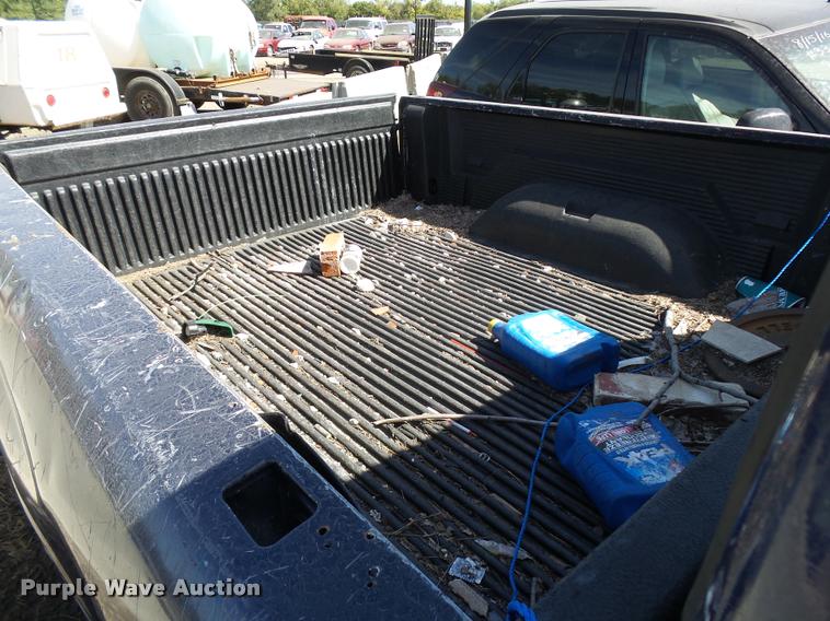 image for item L2742 1995 Dodge Ram 1500 Club Cab pickup truck