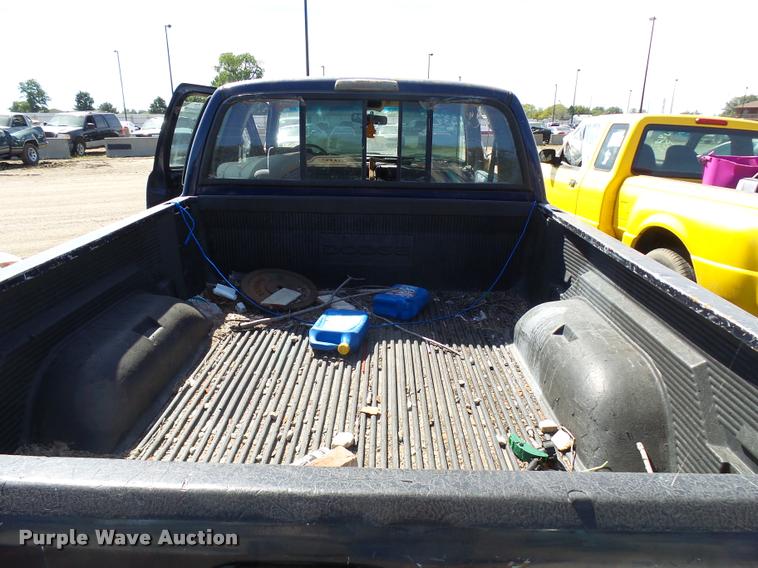 image for item L2742 1995 Dodge Ram 1500 Club Cab pickup truck