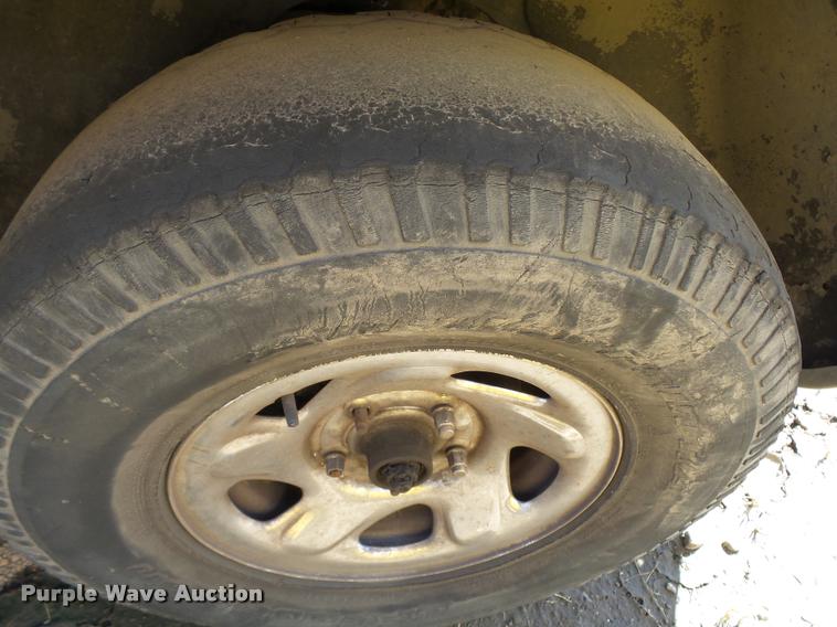 image for item L2742 1995 Dodge Ram 1500 Club Cab pickup truck