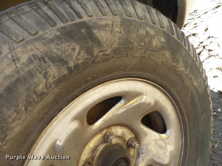 image for item L2742 1995 Dodge Ram 1500 Club Cab pickup truck