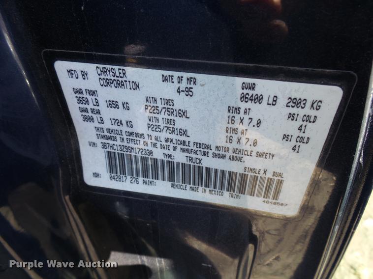 image for item L2742 1995 Dodge Ram 1500 Club Cab pickup truck