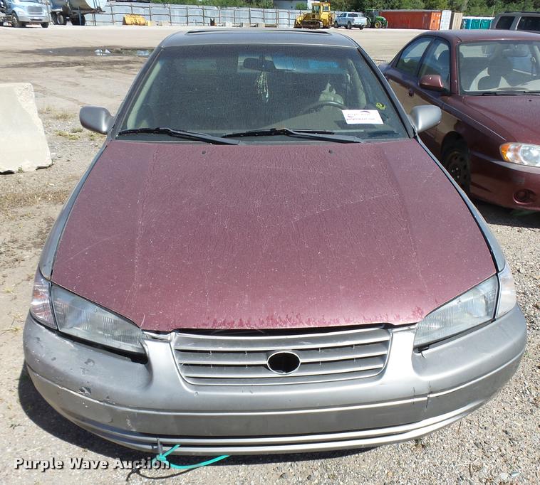 image for item L2743 1998 Toyota Camry