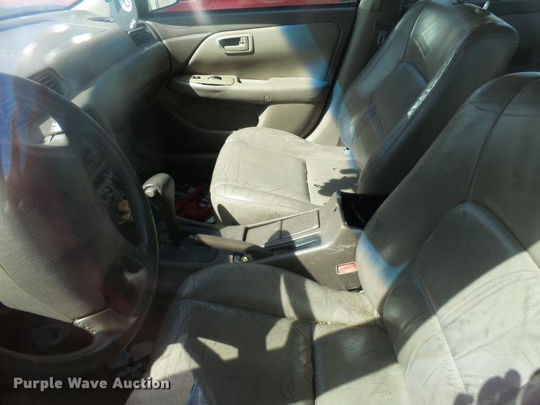 image for item L2743 1998 Toyota Camry