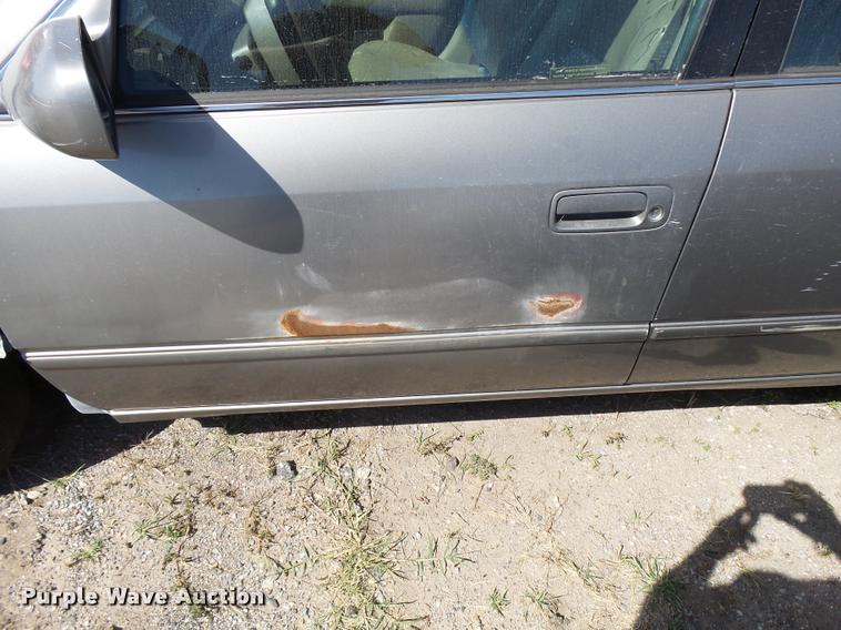 image for item L2743 1998 Toyota Camry