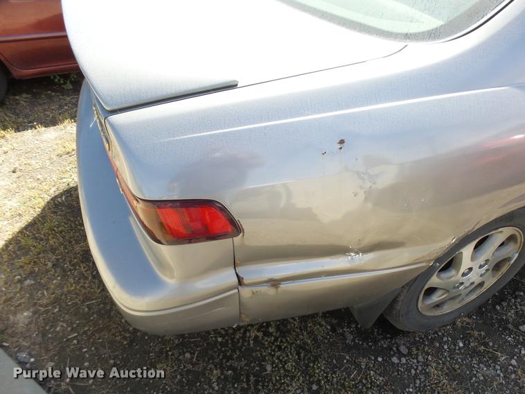 image for item L2743 1998 Toyota Camry