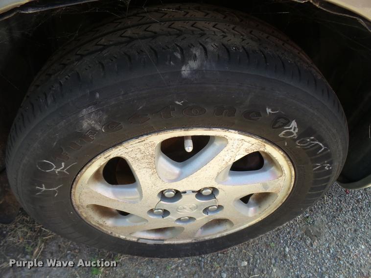 image for item L2743 1998 Toyota Camry