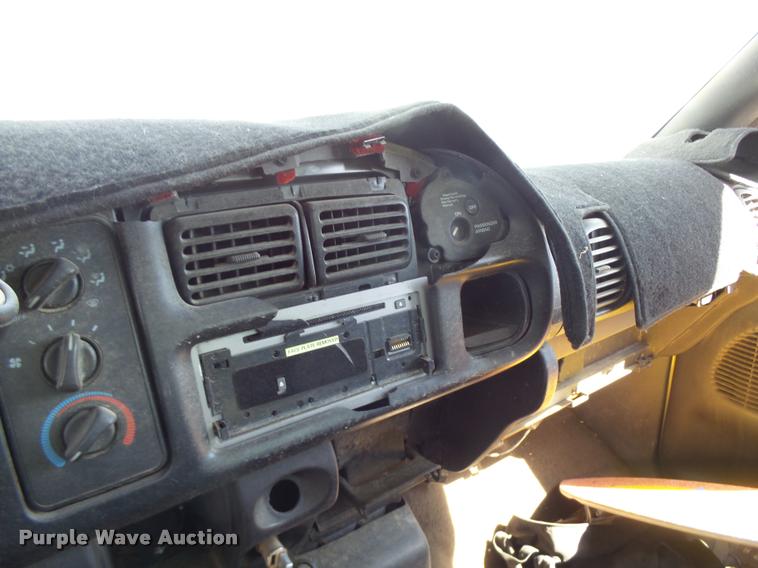 image for item L2745 1999 Dodge Ram 1500 pickup truck