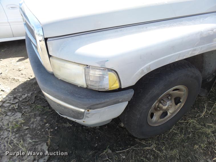 image for item L2745 1999 Dodge Ram 1500 pickup truck