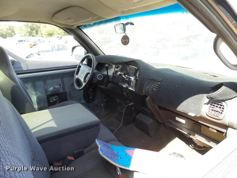 image for item L2745 1999 Dodge Ram 1500 pickup truck