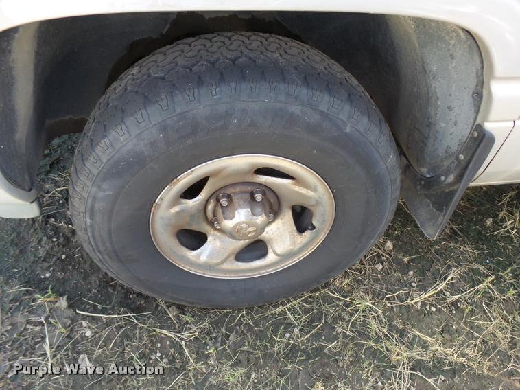 image for item L2745 1999 Dodge Ram 1500 pickup truck