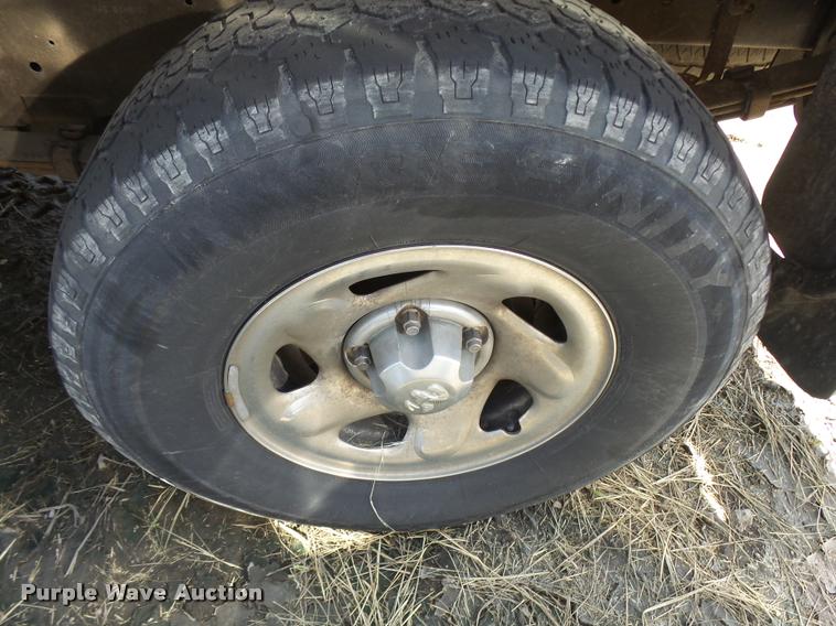 image for item L2745 1999 Dodge Ram 1500 pickup truck