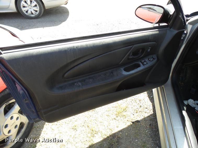 image for item L2746 2002 Chevrolet Monte Carlo