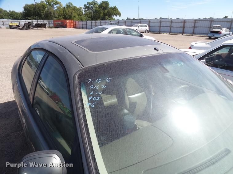 image for item L3249 2004 Ford Taurus