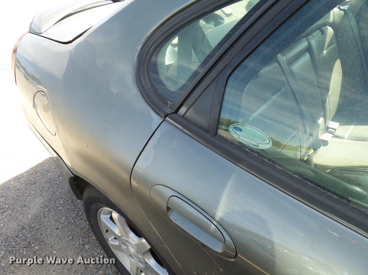 image for item L3249 2004 Ford Taurus