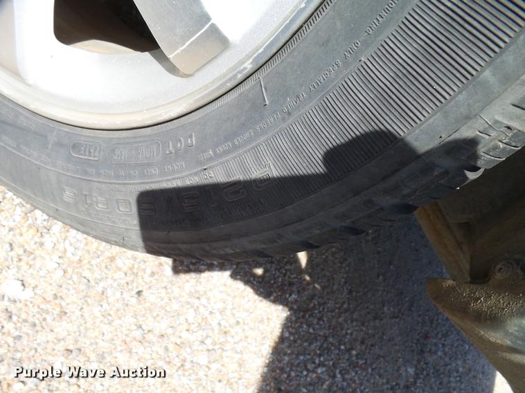 image for item L3249 2004 Ford Taurus