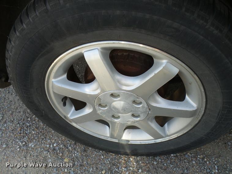 image for item L3249 2004 Ford Taurus