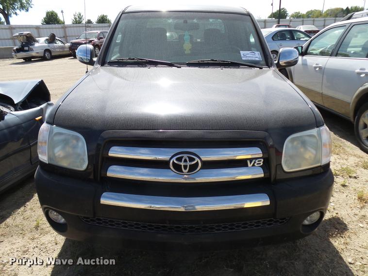 image for item L3251 2005 Toyota Tundra pickup truck