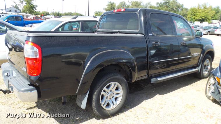 image for item L3251 2005 Toyota Tundra pickup truck