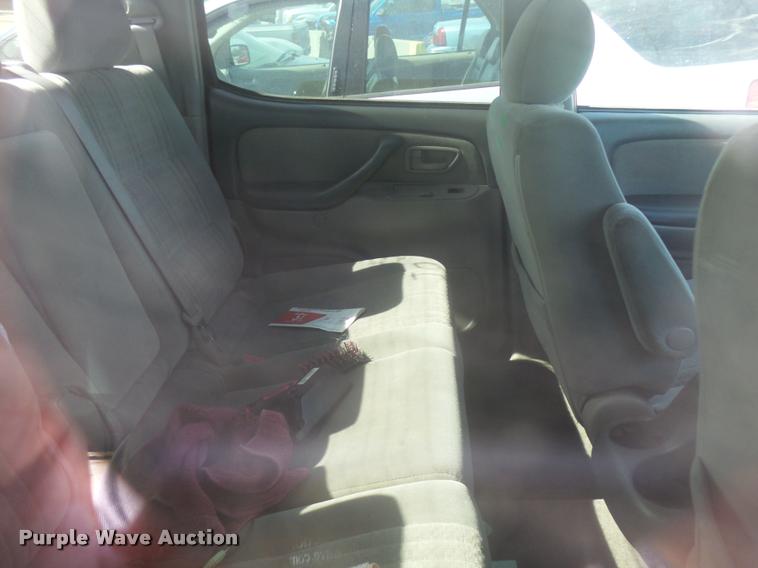 image for item L3251 2005 Toyota Tundra pickup truck