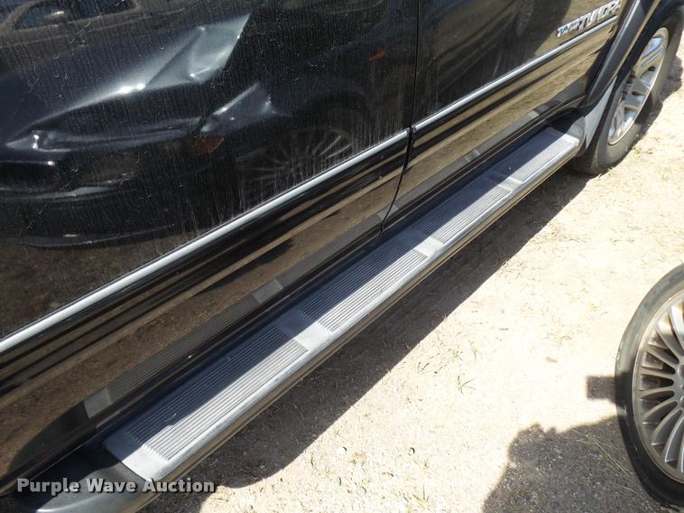 image for item L3251 2005 Toyota Tundra pickup truck