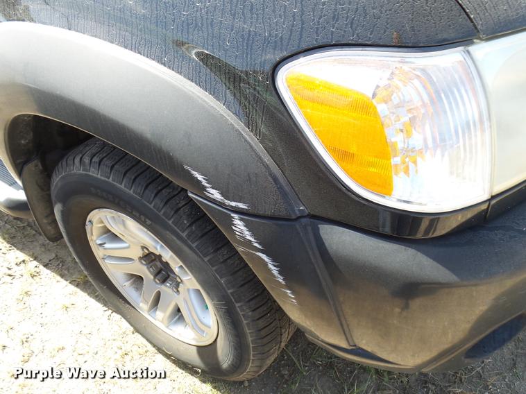 image for item L3251 2005 Toyota Tundra pickup truck