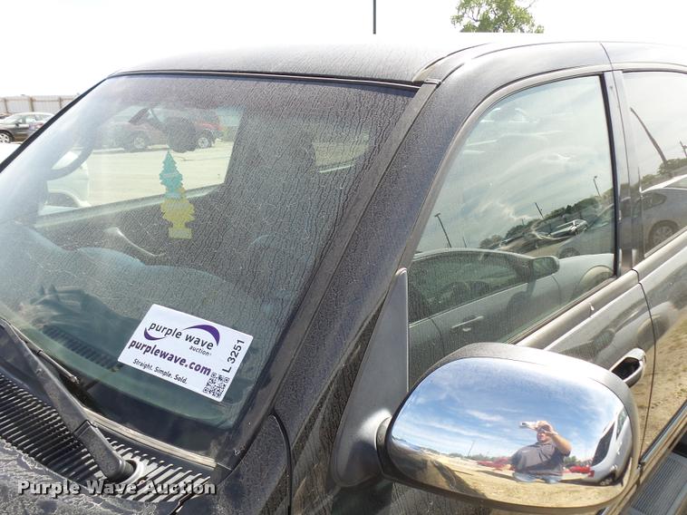 image for item L3251 2005 Toyota Tundra pickup truck