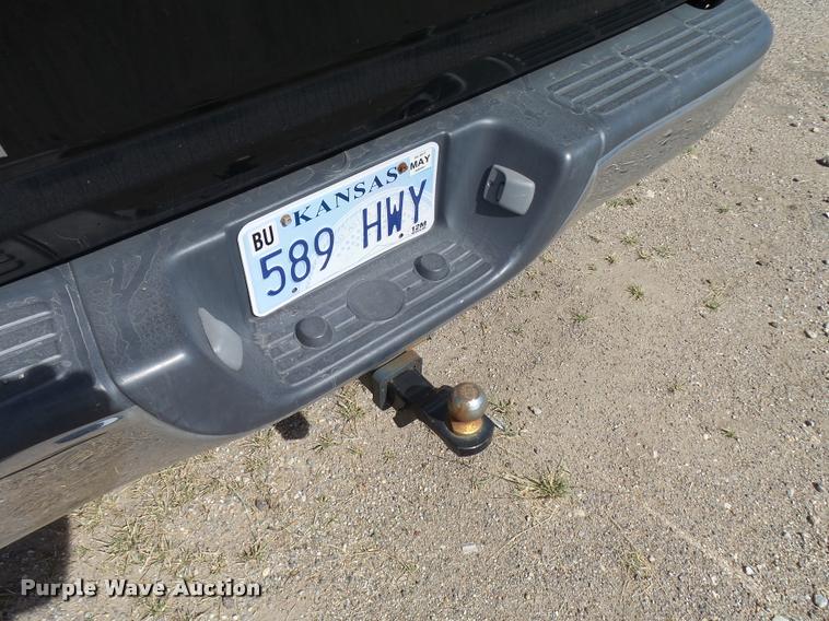 image for item L3251 2005 Toyota Tundra pickup truck